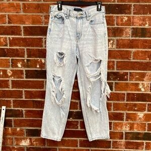 Aeropostale Womens 6 Mom Jeans Ripped Distressed Jeans